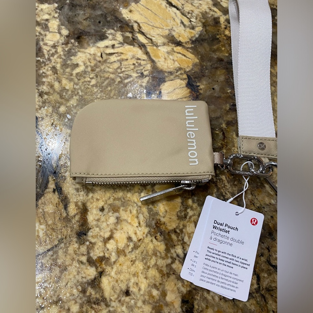 Lululemon Dual Pouch Wristlet Khaki/Opal BNWT - never used - Picture 4 of 7